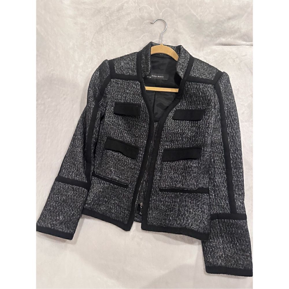 Size Small women’s jacket Zara elegant gray
